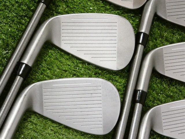 Cobra DarkSpeed Irons 5-P SteelFiber fc 90 F4 Stiff Graphite Mid Excellent