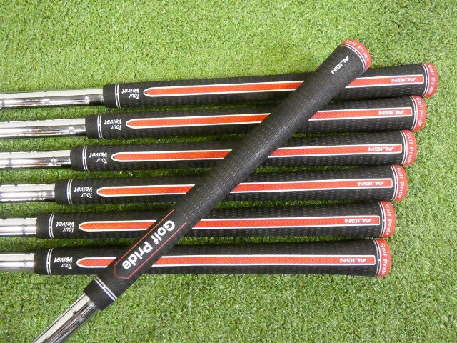 TaylorMade 2023 P7MB Forged Irons 4-P Dynamic Gold 105 S300 Stiff Steel