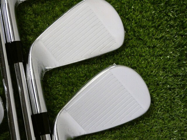 Callaway Quantum Max Irons 5-P &amp; A KBS Max 90 Stiff Steel New