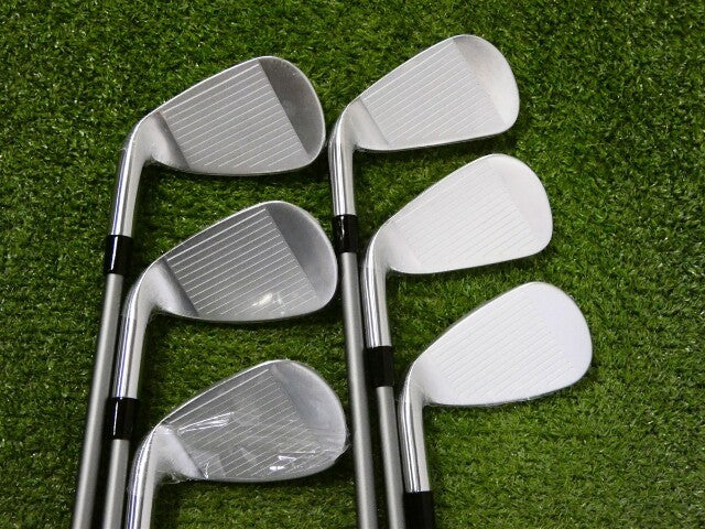 Callaway Quantum Max OS Irons 6-P &amp; A Denali Silver 60g 5.5 Regular Graphite New