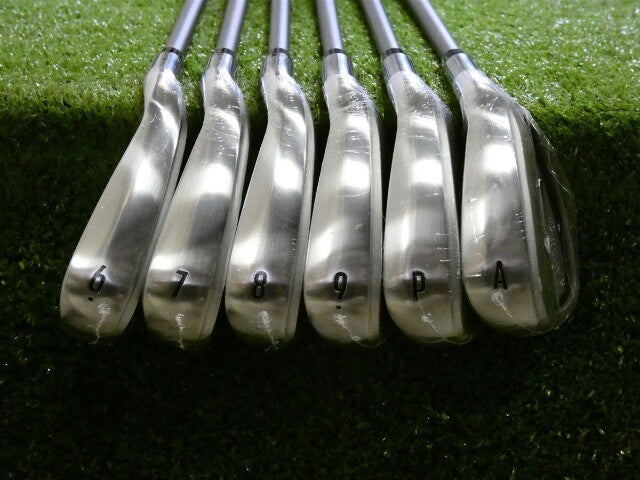 Callaway Quantum Max OS Irons 6-P &amp; A Denali Silver 60g 5.5 Regular Graphite New