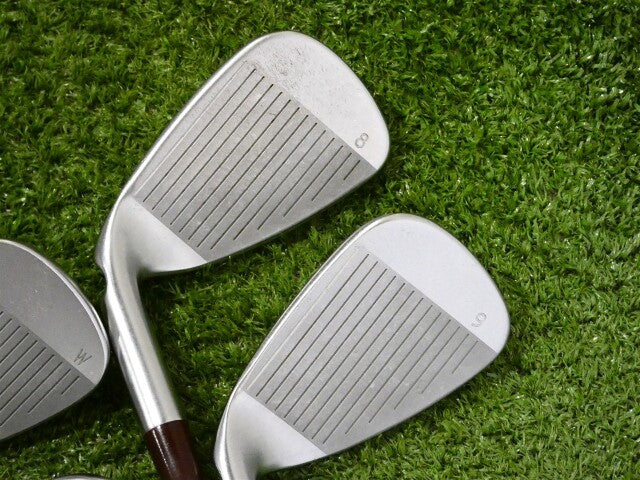 PING G Le2 Womens Irons 8-W &amp; S ULT 240 Lite Ladies Graphite Black Dot