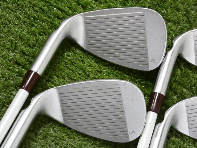 PING G Le2 Womens Irons 8-W &amp; S ULT 240 Lite Ladies Graphite Black Dot