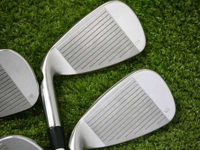 PING G Le3 Womens Irons 8-W &amp; S ULT250 Lite Ladies Graphite Black Dot Excellent