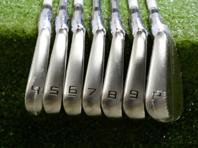 TaylorMade P7TW Tiger Woods Irons 4-P DG X100 X Extra Stiff Steel in Box Mint