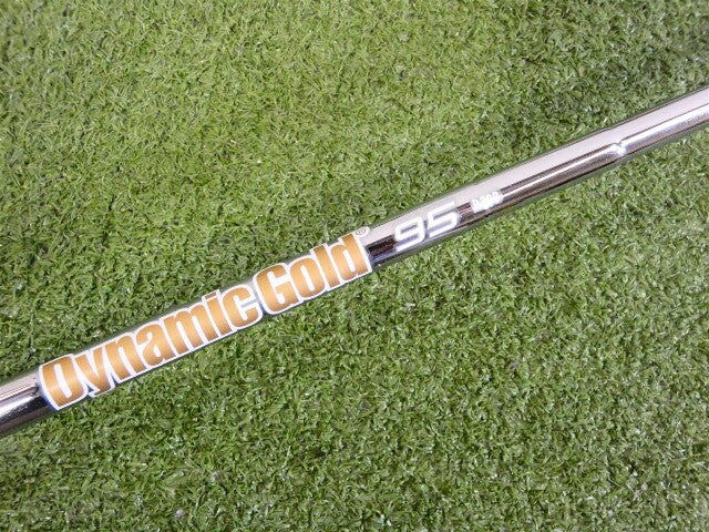 Mizuno JPX 923 Hot Metal 42.5* Pitching Wedge Dynamic Gold 95 R300 Regular Steel