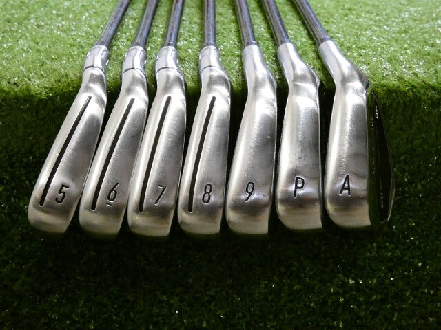 TaylorMade Qi HL Irons 5-P &amp; A Recoil Dart 65 F2 Senior Graphite Mid