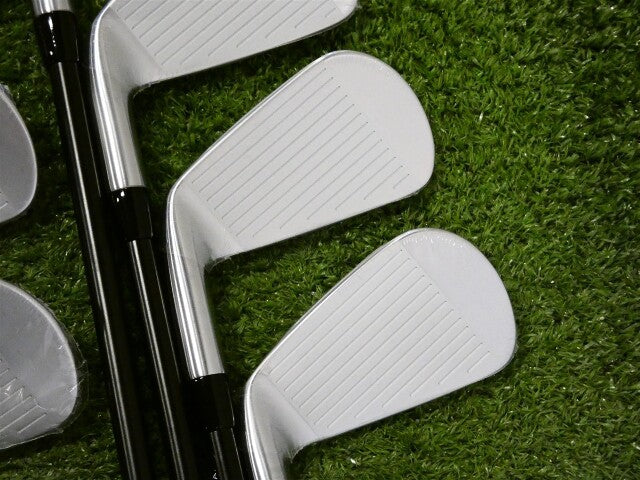 Titleist 2025 T250 Forged Irons 4-P &amp; 48* W AMT Black S300 Stiff Steel New