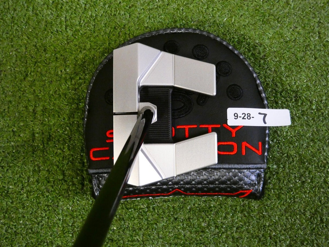 Titleist Scotty Cameron 2026 Phantom 5 OC Onset Center 35" Putter with HC New