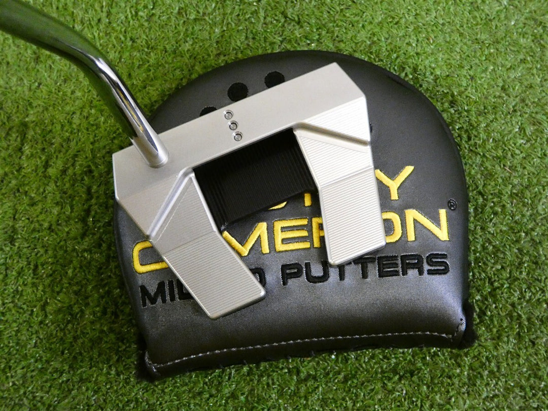 Titleist Scotty Cameron 2024 Phantom 5 34" Putter with Headcover Mint