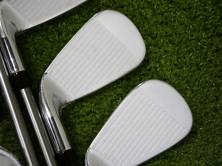 Callaway Elyte HL Irons 5-P &amp; A Denali Charcoal 65g 5.5 Regular Graphite +1" New