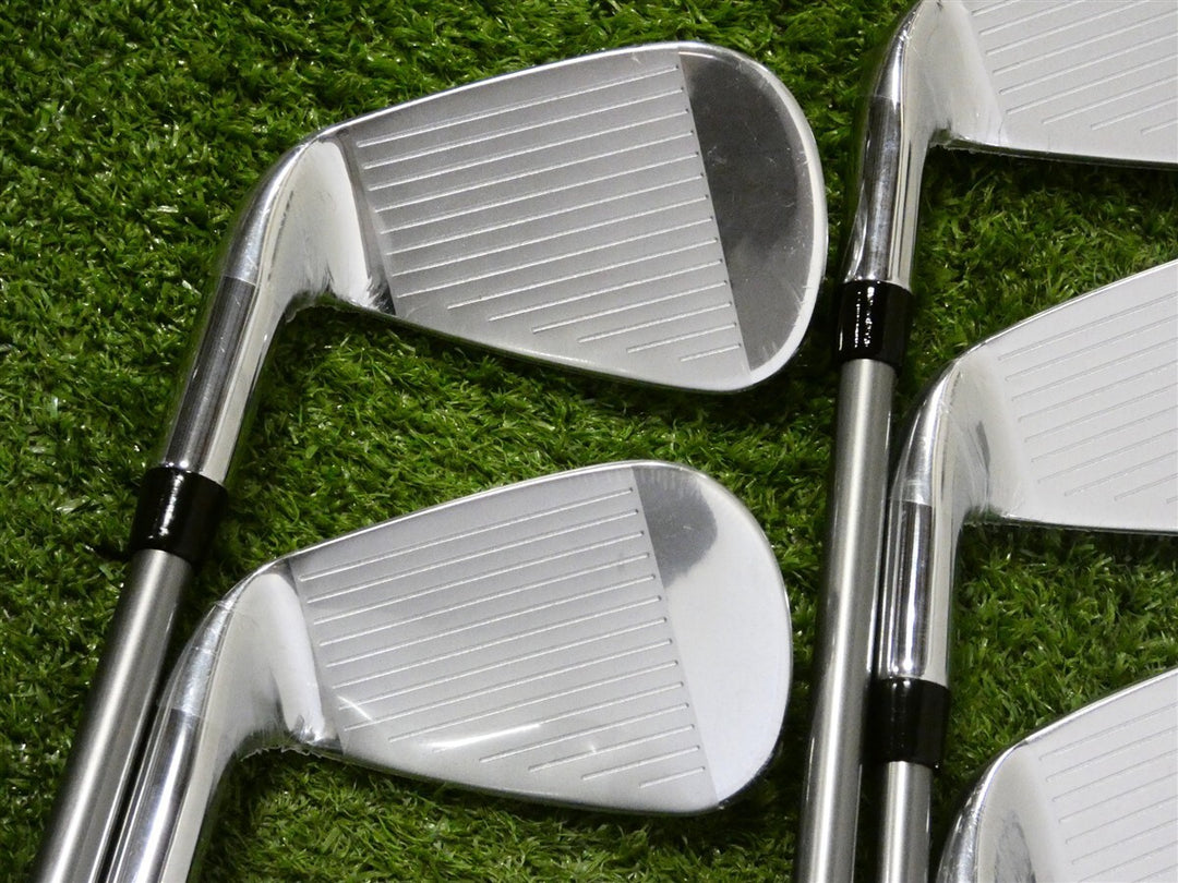 Callaway Elyte HL Irons 5-P &amp; A Denali Charcoal 65g 5.5 Regular Graphite +1" New