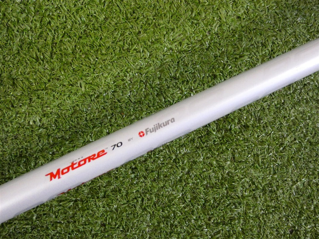TaylorMade R9 17* 4 Wood Fujikura Motore 70 Regular Graphite