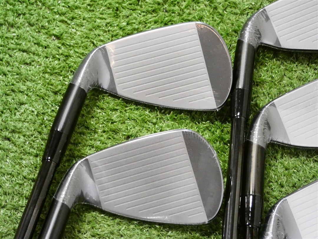 Mizuno JPX 925 Hot Metal Black Ion Irons 5-P &amp; G KBS Tour Lite Stiff Steel New