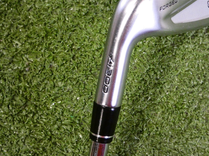 Callaway Apex Ai300 Forged Left Hand 7 Iron DG Mid 90 R300 Regular Steel Mint