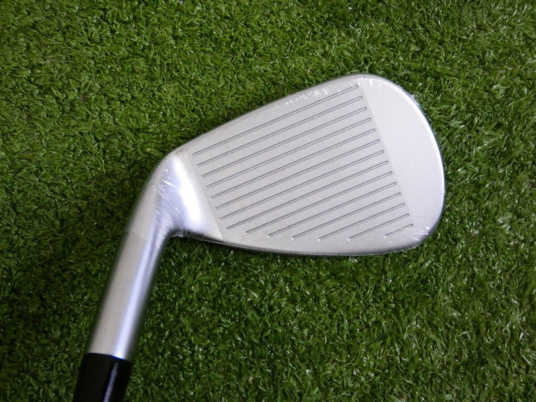 Mizuno JPX 925 Hot Metal 42* Pitching Wedge KBS Tour 120 Stiff Steel New