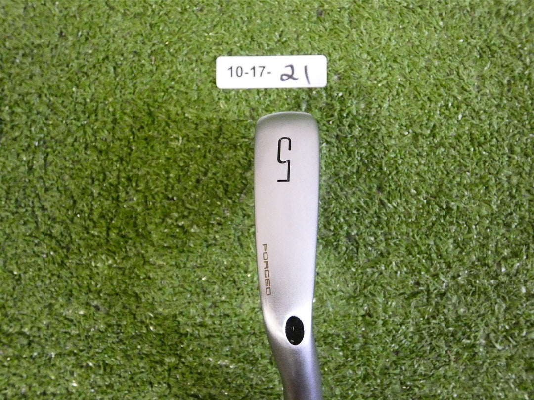 Wilson Staff 2026 Staff Model XB 5 Iron KBS TGI 100 X Extra Stiff Graphite Mid