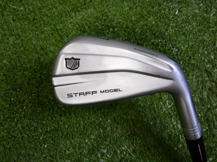 Wilson Staff 2026 Staff Model XB 7 Iron KBS TGI 100 X Extra Stiff Graphite Mid