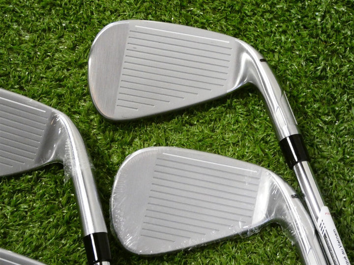 TaylorMade Qi Max Left Hand Irons 7-P, A KBS Max MT 85 Regular Steel Mid +1" New
