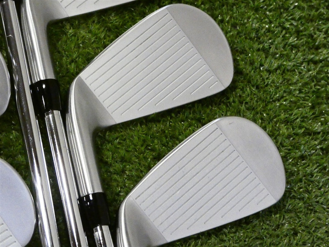 Titleist 2025 T150 Forged Irons 4-P AMT Silver Stiff Steel Mint