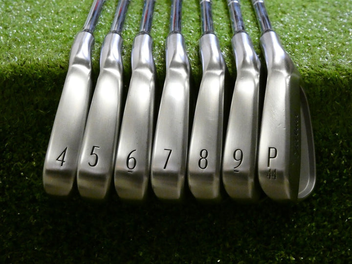Titleist 2025 T150 Forged Irons 4-P AMT Silver Stiff Steel Mint