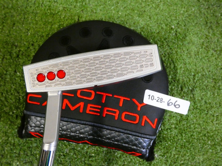 Titleist Scotty Cameron 2026 Phantom 5.5 34" Putter with Headcover New