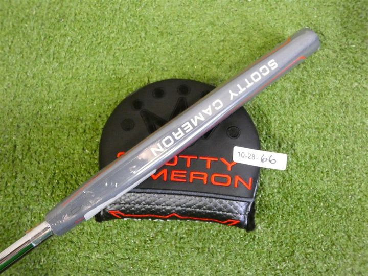 Titleist Scotty Cameron 2026 Phantom 5.5 34" Putter with Headcover New